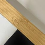 طاولة منتسوري مع 3 صندوق و 2 كرسي و 2 غطاء الطاولة أبيض وأسود و رول الورق الخشبي