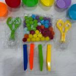 مجموعة أدوات + كرات ملونة