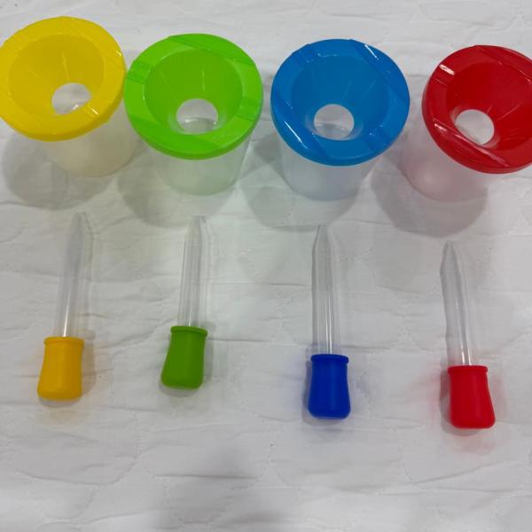 قطارات 4 + 4 أكواب